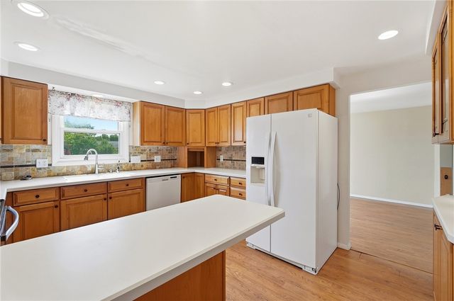2033 Malibu Trail, Xenia, OH 45385