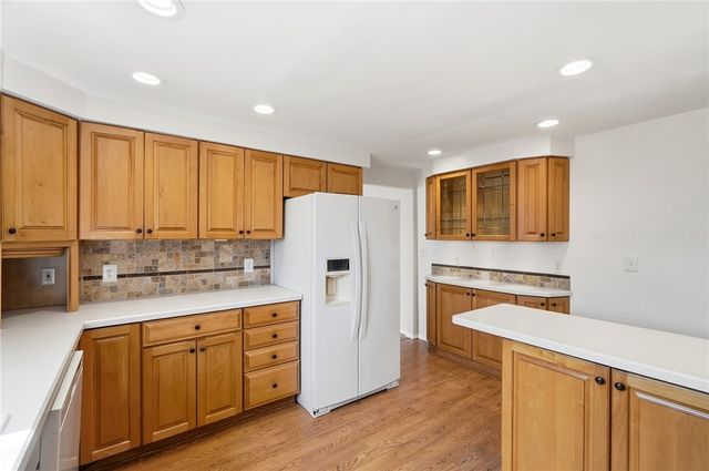 2033 Malibu Trail, Xenia, OH 45385