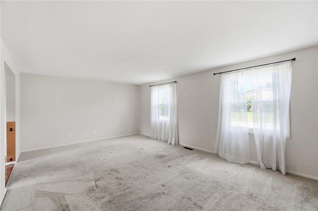 2033 Malibu Trail, Xenia, OH 45385