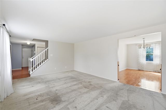2033 Malibu Trail, Xenia, OH 45385