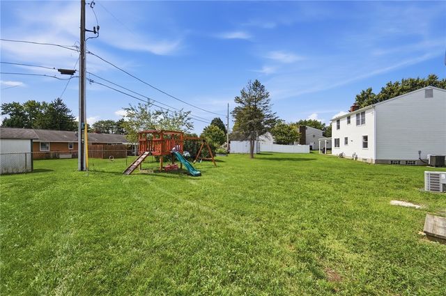 2033 Malibu Trail, Xenia, OH 45385
