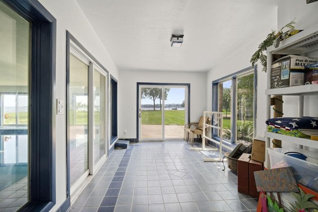 W304N2470 Maple AVENUE, Pewaukee, WI 53072