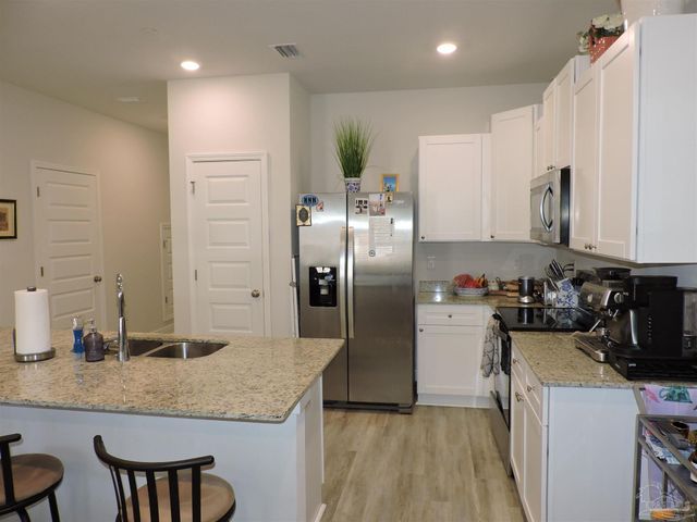 7170 Village Ln, Pensacola, FL 32504