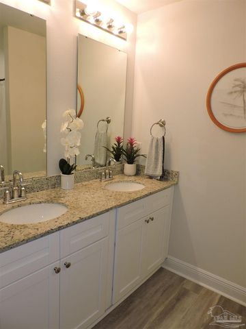 7170 Village Ln, Pensacola, FL 32504