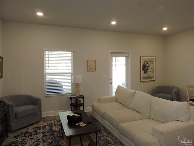 7170 Village Ln, Pensacola, FL 32504