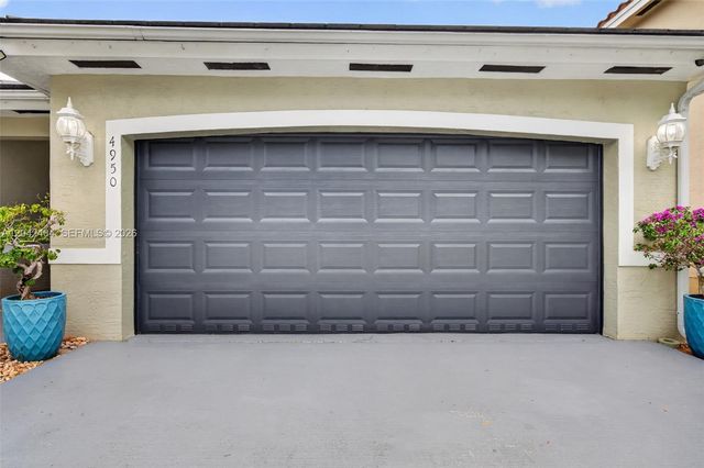 4950 SW 152nd Ave, Miramar, FL 33027