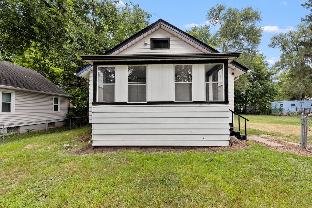 2738 Marshall Street, Rockford, IL 61109