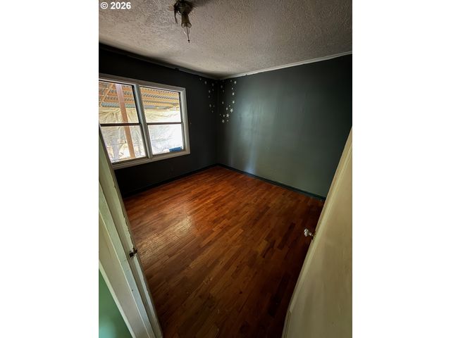 2415 HENDERSON Ave, Eugene, OR 97403