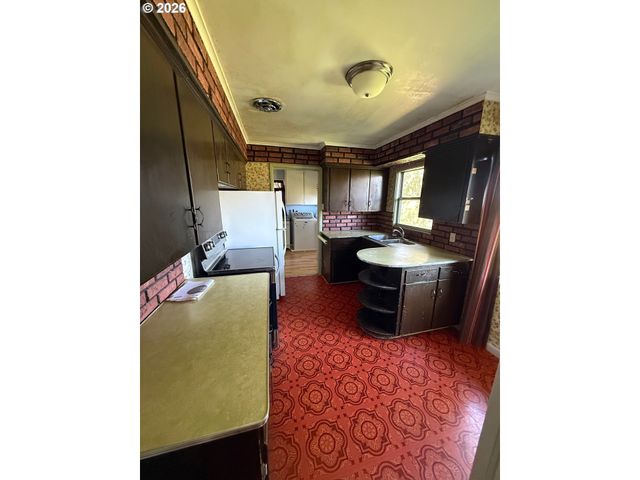 2415 HENDERSON Ave, Eugene, OR 97403