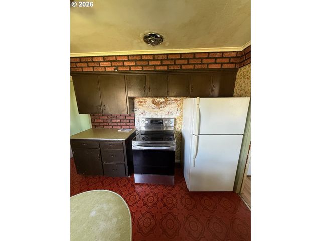 2415 HENDERSON Ave, Eugene, OR 97403