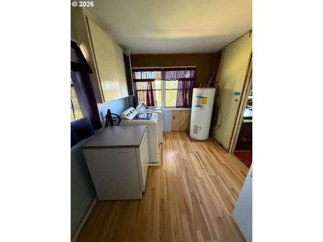 2415 HENDERSON Ave, Eugene, OR 97403