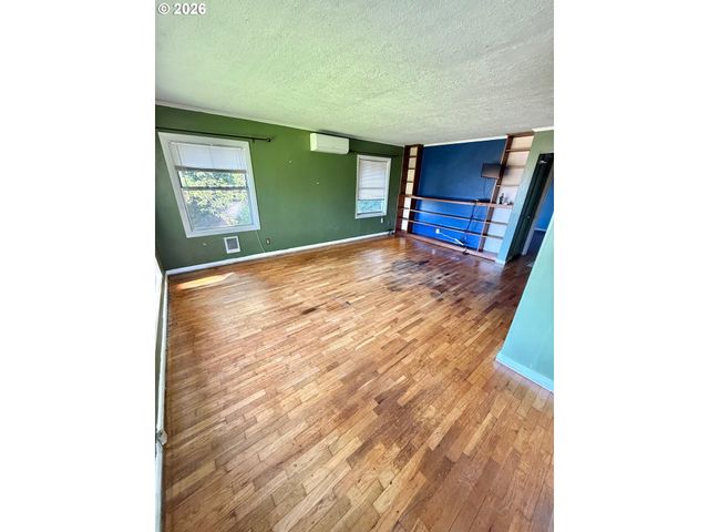 2415 HENDERSON Ave, Eugene, OR 97403