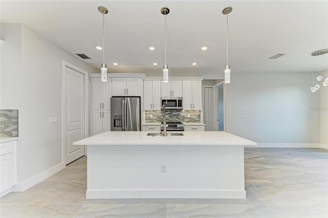 380 HOLLY ROAD, Venice, FL 34293