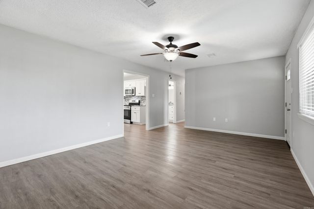 4 Huckleberry, Conway, AR 72032