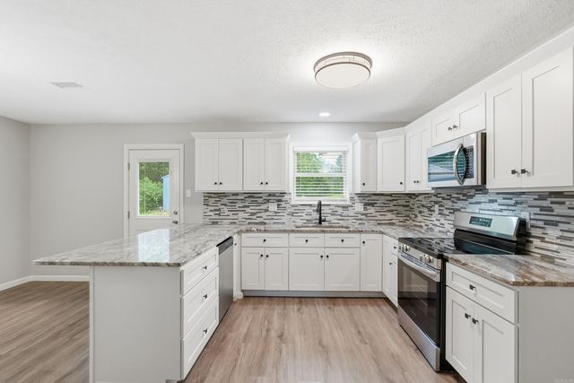 4 Huckleberry, Conway, AR 72032