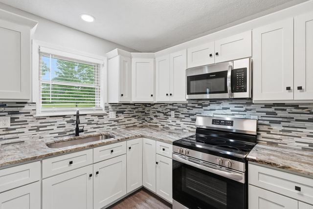 4 Huckleberry, Conway, AR 72032