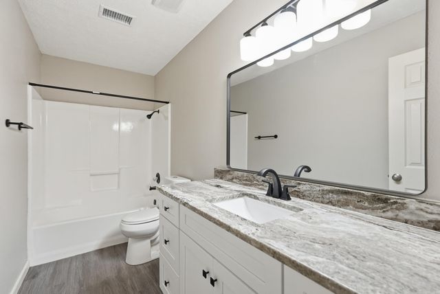 4 Huckleberry, Conway, AR 72032