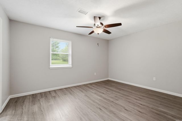 4 Huckleberry, Conway, AR 72032