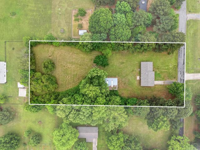 4 Huckleberry, Conway, AR 72032