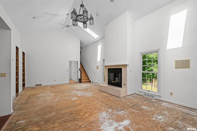 5 WHITE OAK Court, Moline, IL 61265