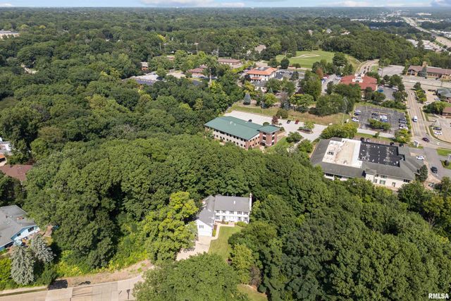 5 WHITE OAK Court, Moline, IL 61265