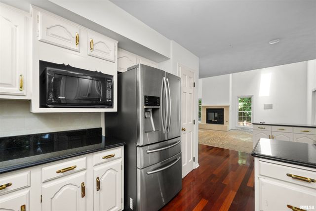 5 WHITE OAK Court, Moline, IL 61265