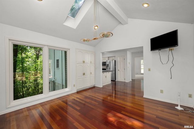 5 WHITE OAK Court, Moline, IL 61265