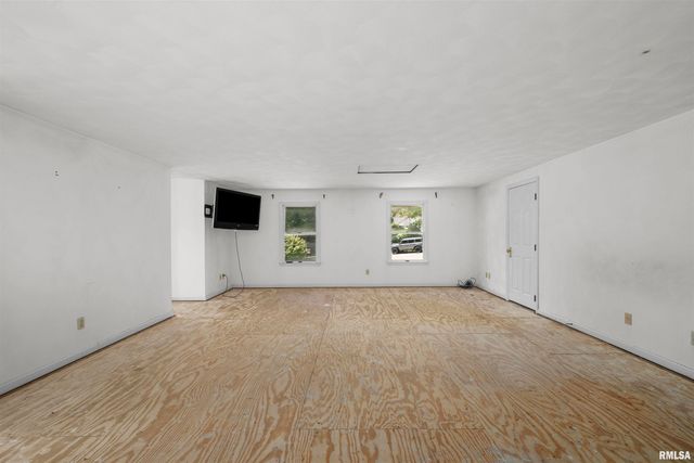 5 WHITE OAK Court, Moline, IL 61265