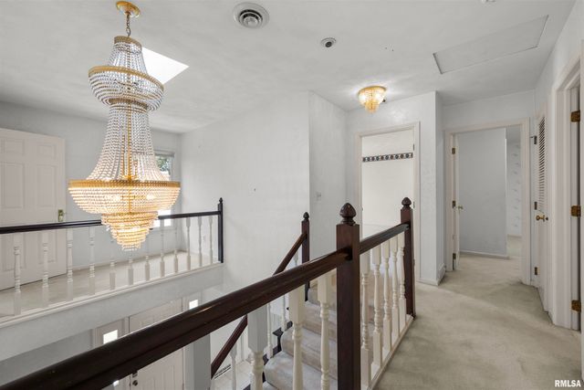 5 WHITE OAK Court, Moline, IL 61265