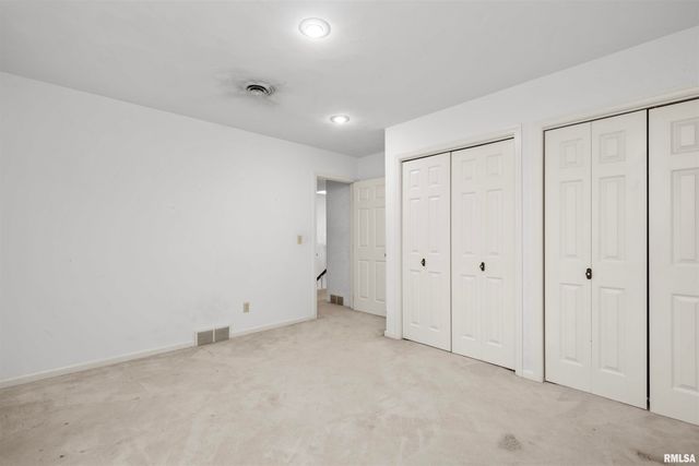 5 WHITE OAK Court, Moline, IL 61265