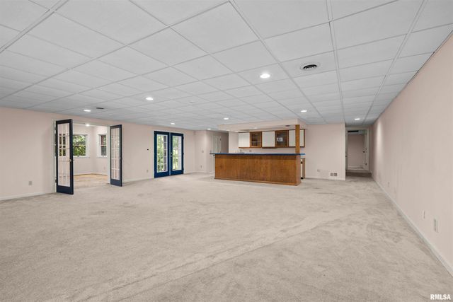 5 WHITE OAK Court, Moline, IL 61265