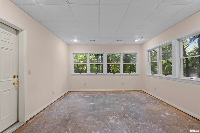 5 WHITE OAK Court, Moline, IL 61265