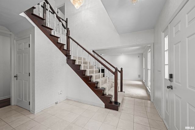 5 WHITE OAK Court, Moline, IL 61265