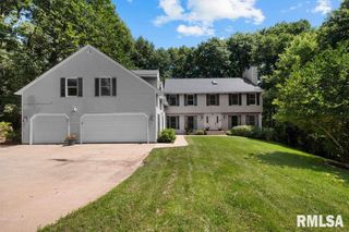 5 WHITE OAK Court, Moline, IL 61265