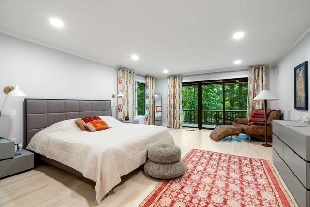 213 Nahanton St 213, Newton, MA 02459