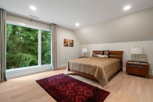 213 Nahanton St 213, Newton, MA 02459