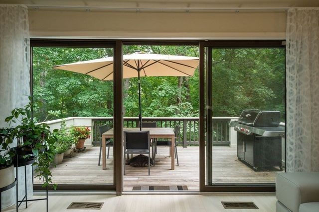 213 Nahanton St 213, Newton, MA 02459