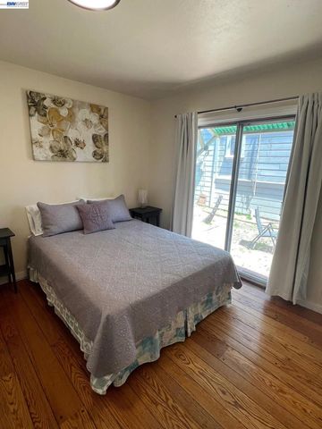 2305 San Jose Ave, Alameda, CA 94501
