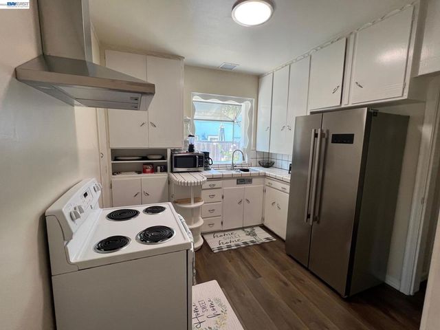 2305 San Jose Ave, Alameda, CA 94501