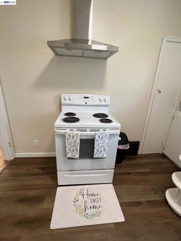 2305 San Jose Ave, Alameda, CA 94501