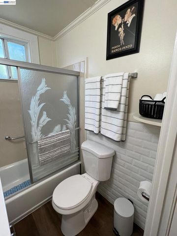 2305 San Jose Ave, Alameda, CA 94501