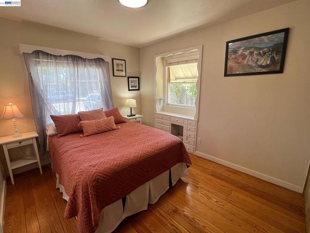 2305 San Jose Ave, Alameda, CA 94501