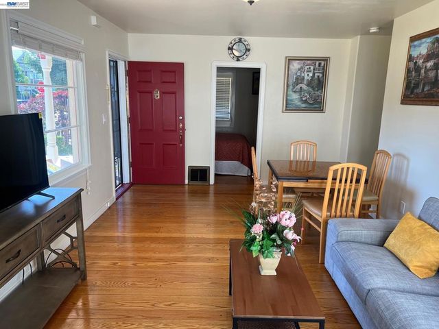 2305 San Jose Ave, Alameda, CA 94501