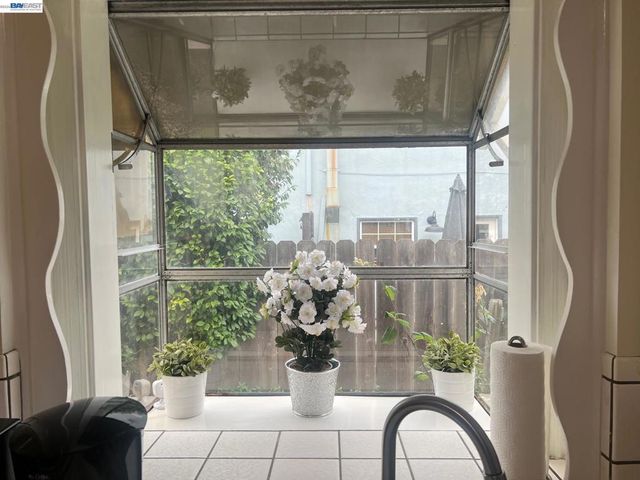 2305 San Jose Ave, Alameda, CA 94501