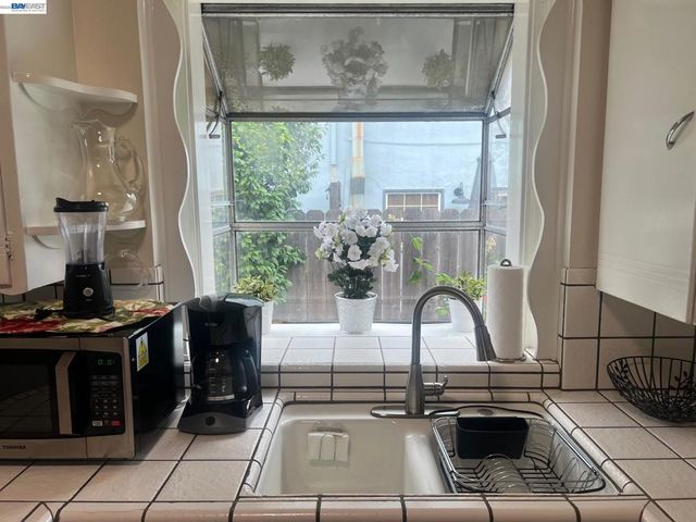 2305 San Jose Ave, Alameda, CA 94501