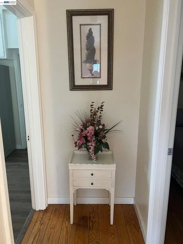 2305 San Jose Ave, Alameda, CA 94501