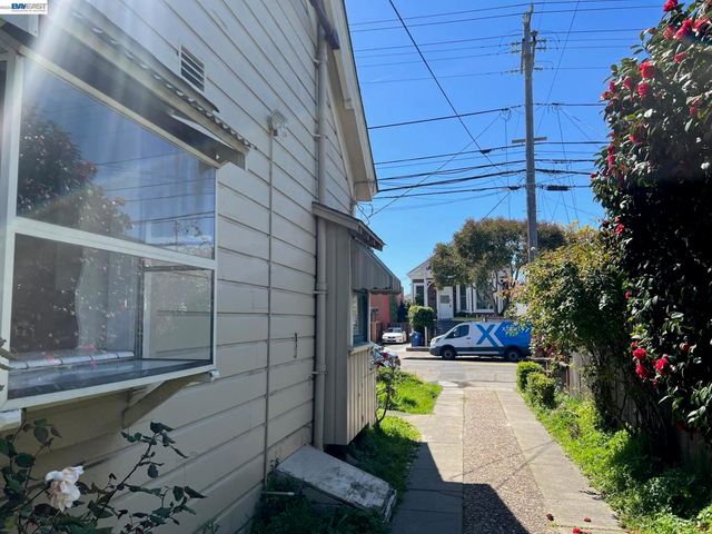 2305 San Jose Ave, Alameda, CA 94501