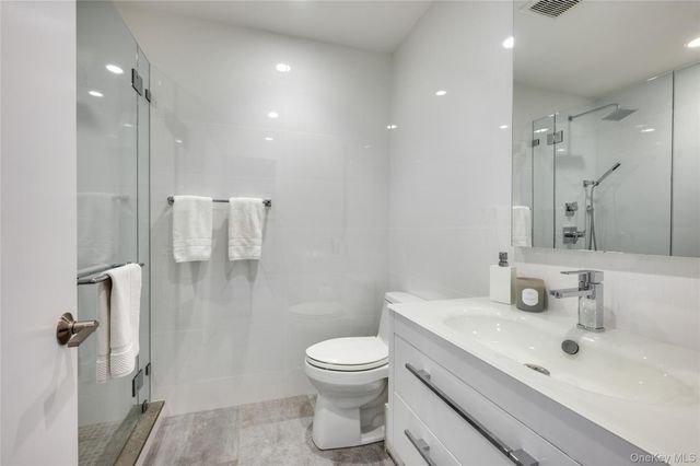 6 Bridle Path, Westhampton Beach, NY 11978