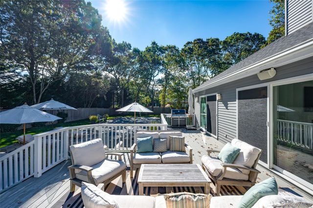 6 Bridle Path, Westhampton Beach, NY 11978