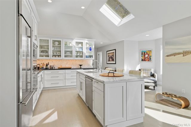 6 Bridle Path, Westhampton Beach, NY 11978